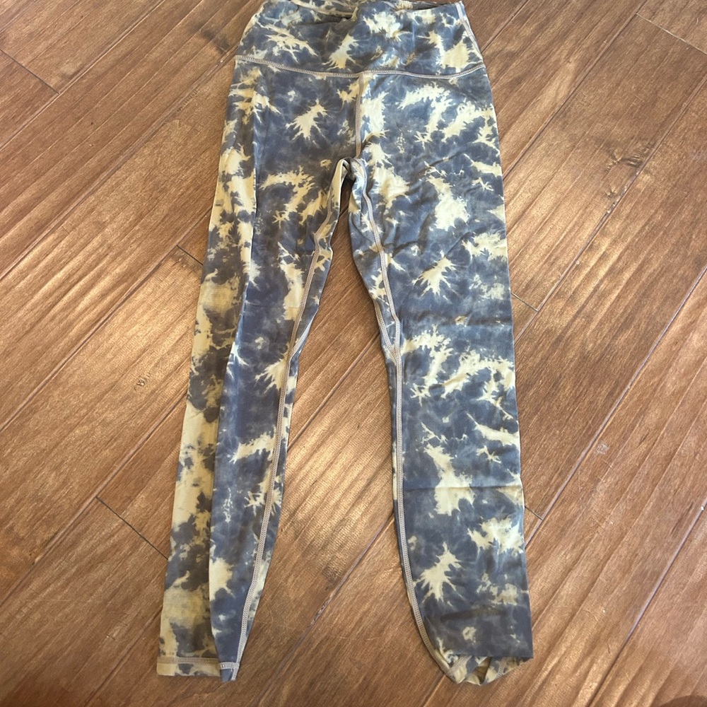 Varley black and Cream Tie-Dye pants